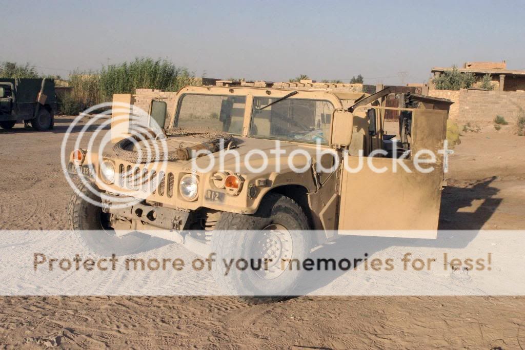 Humvee M998 (academy 1/35) Hmmwv_vs_rpg_01